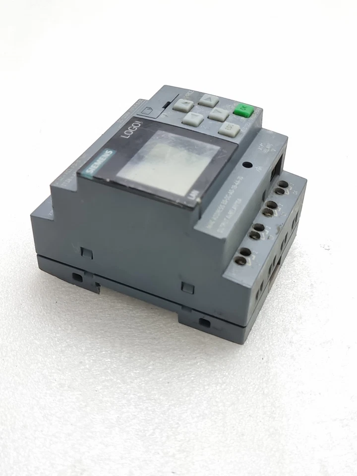 Siemens 6ED1052-1MD00-0BA8 BM 12/24RCE Logo Plc Controller 6ED10521MD000B8 Used